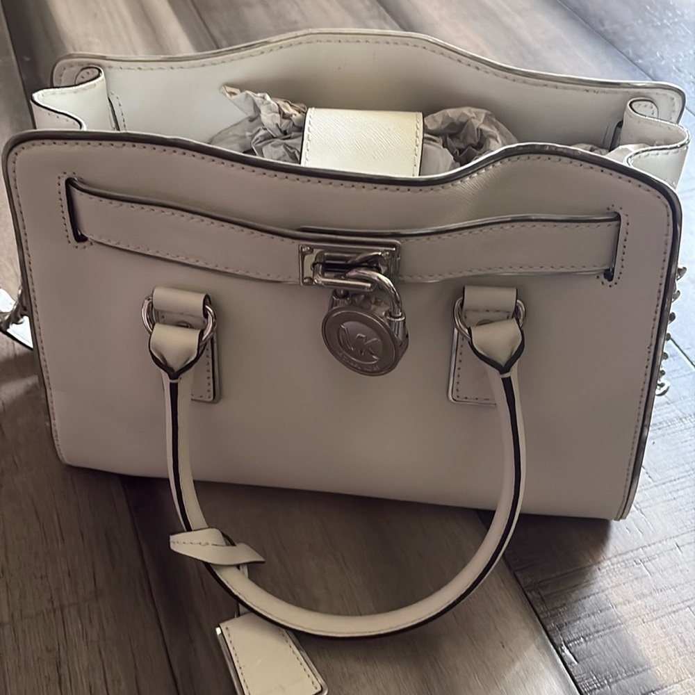 Gently Carried - Micheal Kors White and Silver Bag and wallet.